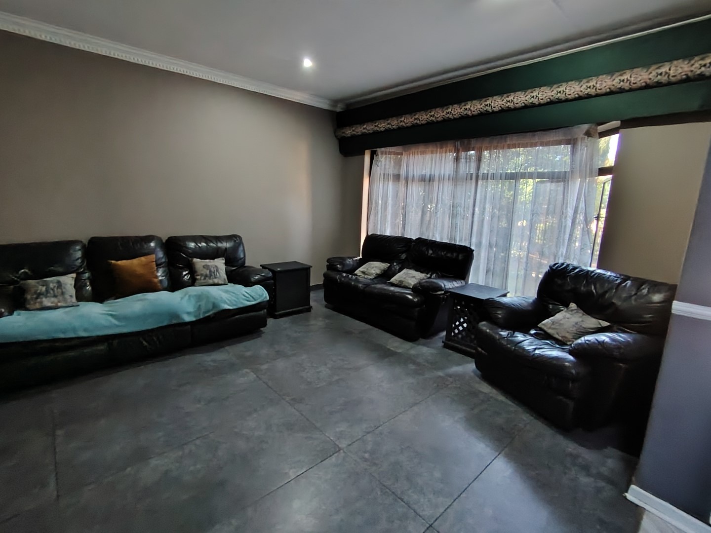 5 Bedroom Property for Sale in Safari Gardens North West